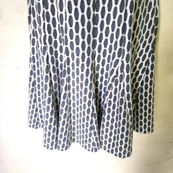 Taylor Fit & Flair  Gray & White Print Dress Size 2 - Picture 5 of 11